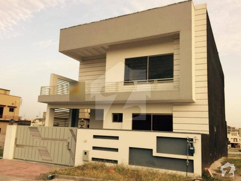 بحریہ ٹاؤن فیز 8 بحریہ ٹاؤن راولپنڈی راولپنڈی میں 7 کمروں کا 11 مرلہ مکان 2. 5 کروڑ میں برائے فروخت۔