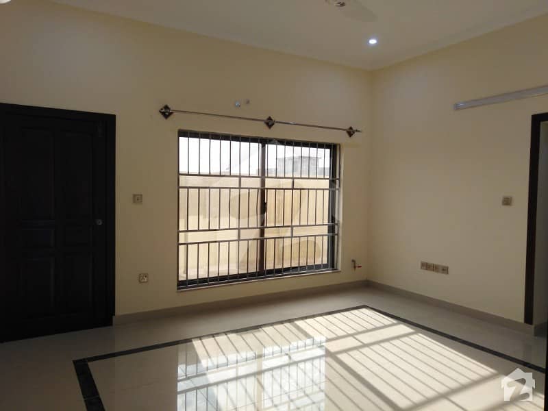 10 MARLA GROUND PORTION AVAILABLE FOR RENT IN BAHRIA TOWN PHASE 8