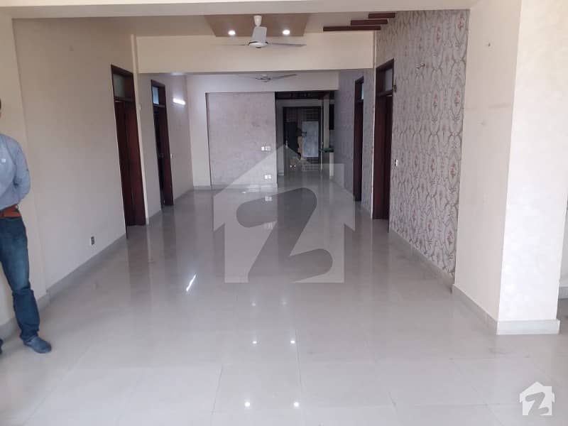 4 Bed Room Flat With Servant Room For Rent