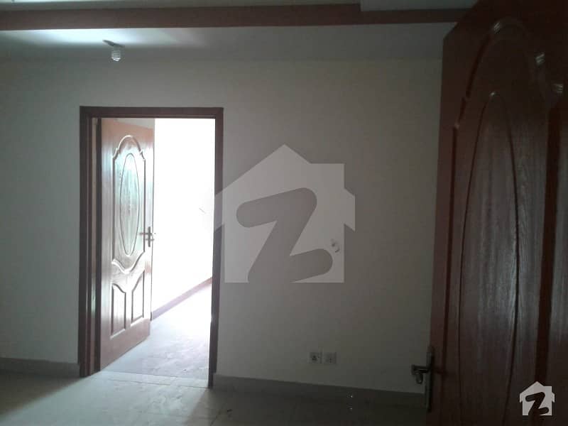 Ideally Located 500 Sq Feet 5th Floor Apartment For Sale In Jasmine Block Besides Jasmine Mall Plaza Bahria Town Lahore