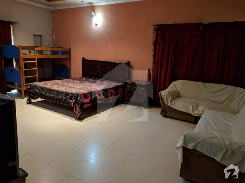 علامہ اقبال ٹاؤن ۔ کالج بلاک علامہ اقبال ٹاؤن لاہور میں 6 کمروں کا 2 کنال مکان 10 کروڑ میں برائے فروخت۔