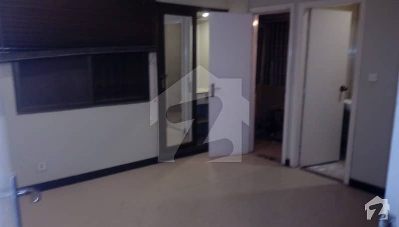 1600 SQ FIT 2ND FLOOR APARTMENT 3 BED DD AT HILL PARK