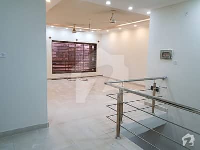 Ideal Location 10 Marla Single Unit House For Rent in Bahria Town