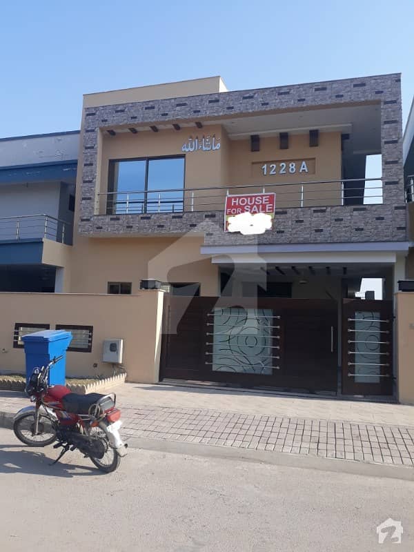 10 Marla House For Sale In Bahria Town