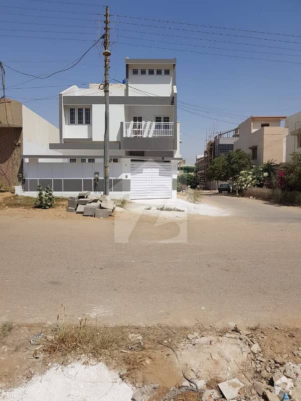 200 Square Yards Double Storey One Unit House For Sale