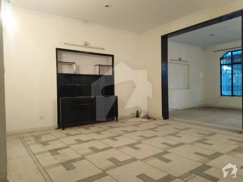 4 Bed Room Upper Portion Available For Rent In Marghzar Colony