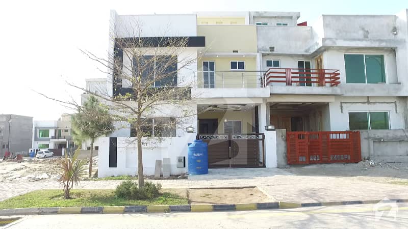 بحریہ انکلیو - سیکٹر بی1 بحریہ انکلیو بحریہ ٹاؤن اسلام آباد میں 3 کمروں کا 5 مرلہ مکان 1. 6 کروڑ میں برائے فروخت۔