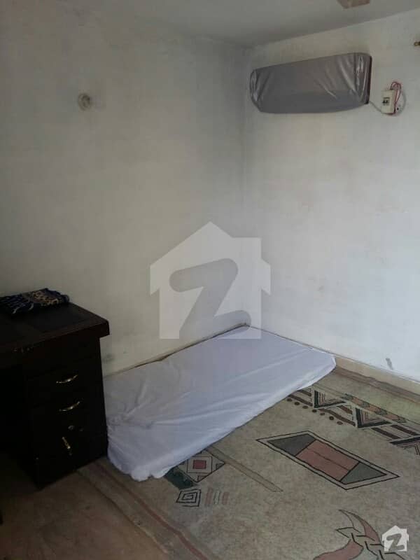 Semi Furnish Room For Bachelor Near Canal Road Johar Town Lahore