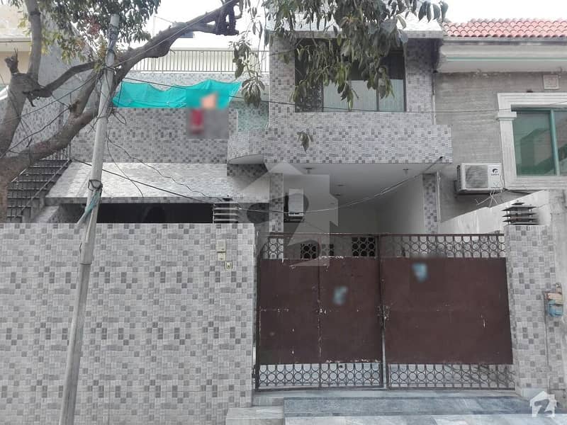 نشاط کالونی لاہور میں 5 کمروں کا 10 مرلہ مکان 1.75 کروڑ میں برائے فروخت۔