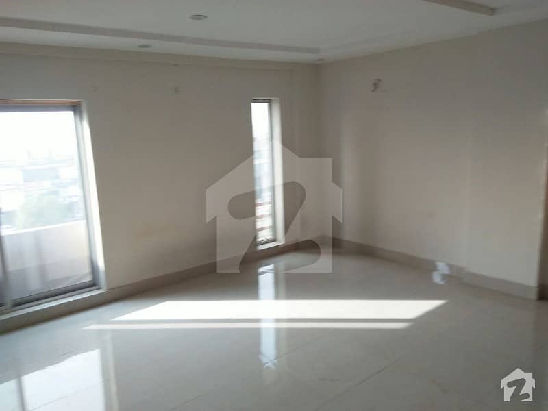 1 BED LUXURY IDEAL APARTMENT FOR RENT IN BAHRIA TOWN LAHORE