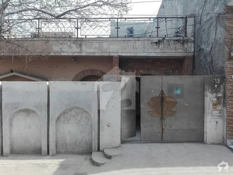 نشاط کالونی لاہور میں 6 کمروں کا 12 مرلہ مکان 1.6 کروڑ میں برائے فروخت۔