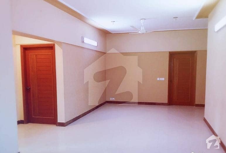 4 Bed Rooms Drawing Dinning Flat For Rent