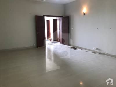 Spacious 3 Bedroom Apartment For Sale In F-11