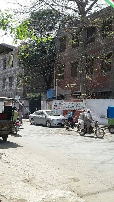 شادباغ لاہور میں 5 مرلہ مکان 2 کروڑ میں برائے فروخت۔