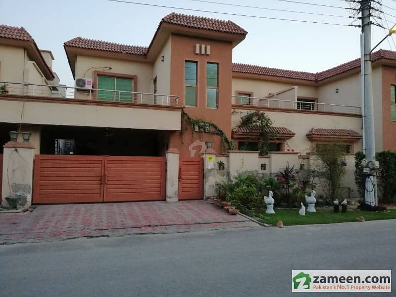Askari 11 Sector A 12 Marla 5 Bed Luxurious House For Sale With Gas
