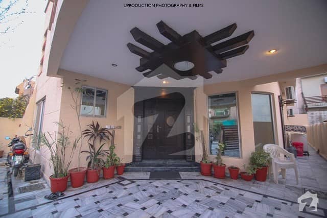 11 Marla House For Sale In Bahria Town Phase 5 On Ideal Location Gate 2