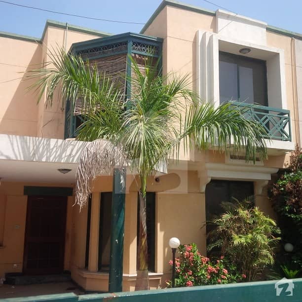 Eden canal villas  10 marla 3 bed with attach bath for rent