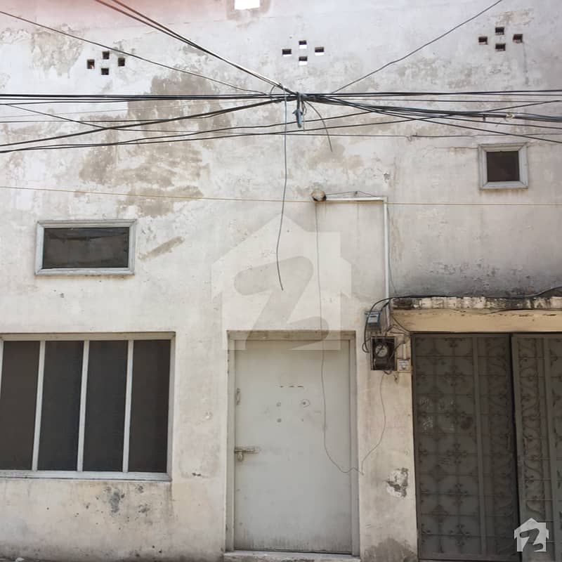 گلفشاں کالونی فیصل آباد میں 2 کمروں کا 3 مرلہ مکان 55 لاکھ میں برائے فروخت۔
