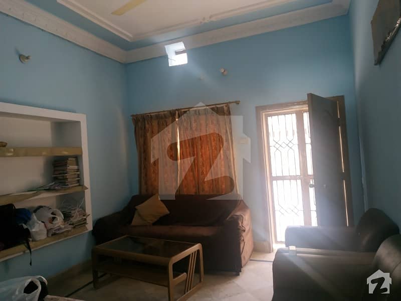 شاہ رُکنِِ عالم کالونی ۔ بلاک ای شاہ رُکنِ عالم کالونی ملتان میں 3 کمروں کا 5 مرلہ مکان 70 لاکھ میں برائے فروخت۔