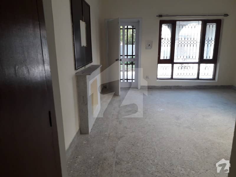 F-10  511 Sq Yd Double Storey House 5beds For Rent