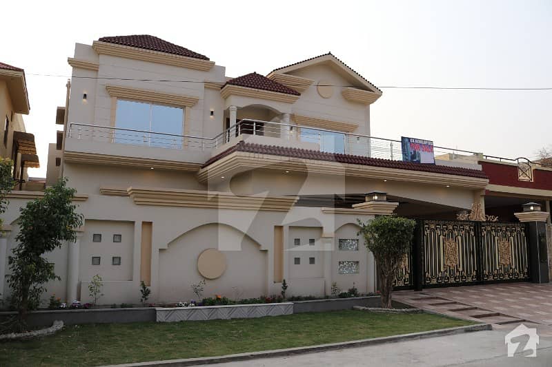 Spanish Near Park 1 Kanal With 6 Bed Brand New Lavish Bungalow For Sale