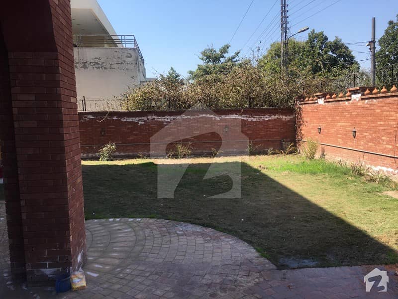 Park Facing 2 Kanal House Available For Rent In Pcsir Phase 1