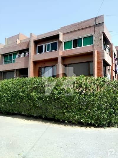 سِی ویو اپارٹمنٹس کراچی میں 3 کمروں کا 13 مرلہ فلیٹ 5.5 کروڑ میں برائے فروخت۔