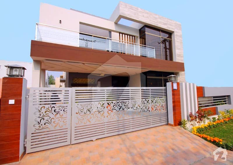 Near To Park  10 Marla Solid Construction Luxury House For Sale