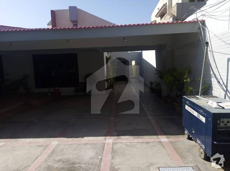 1000sq yd Single Story Bungalow Available For Rent In Very Reasonable Price