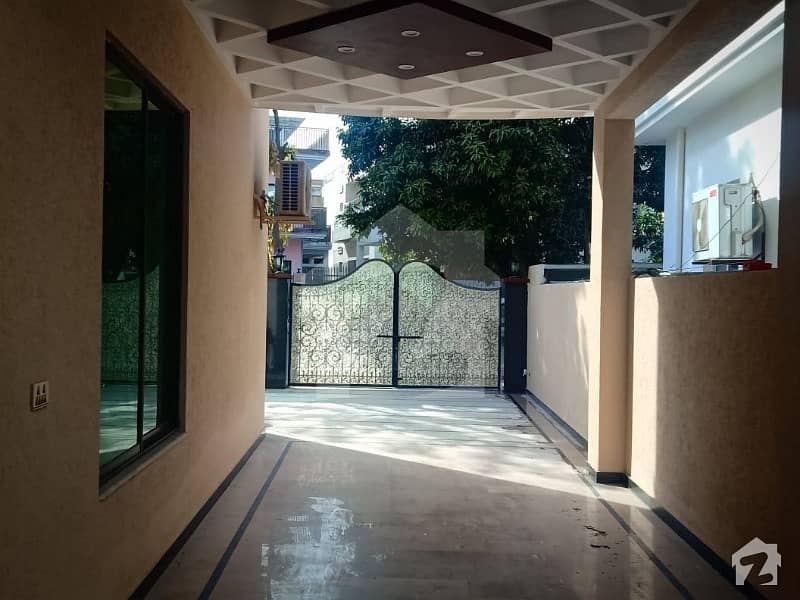 G-11/4 550 Square Yards Beautiful Double Storey House Is Available For Sale