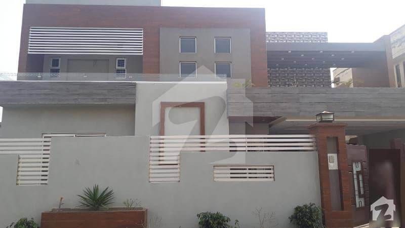 این ایف سی 1 - بلاک سی (این ای) این ایف سی 1 لاہور میں 5 کمروں کا 1 کنال مکان 3. 4 کروڑ میں برائے فروخت۔