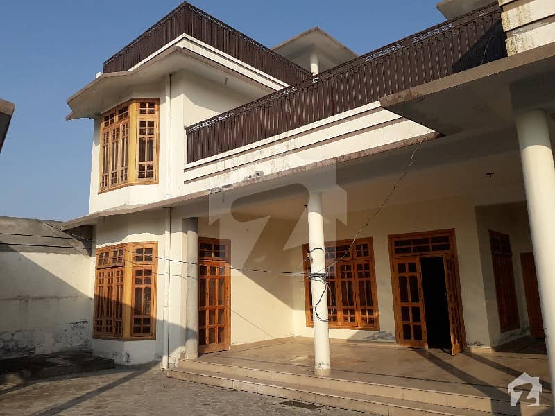 20 Marla 3 Story Bangla House 4 Bed Room With Attach Bath 4 Hall 4 Rooms