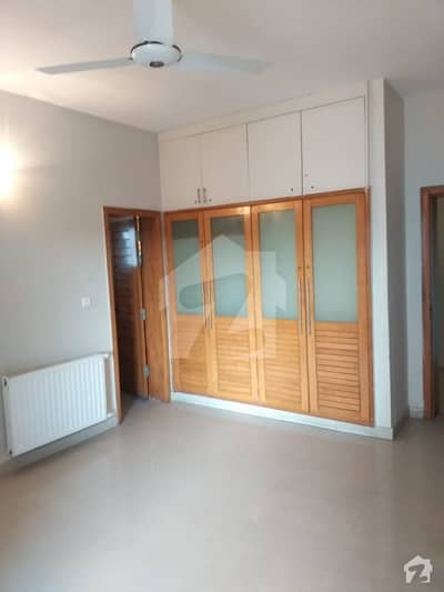 Beautiful Flat For Sale With 3 Beds Beautiful Flat For Sale With 3 Beds