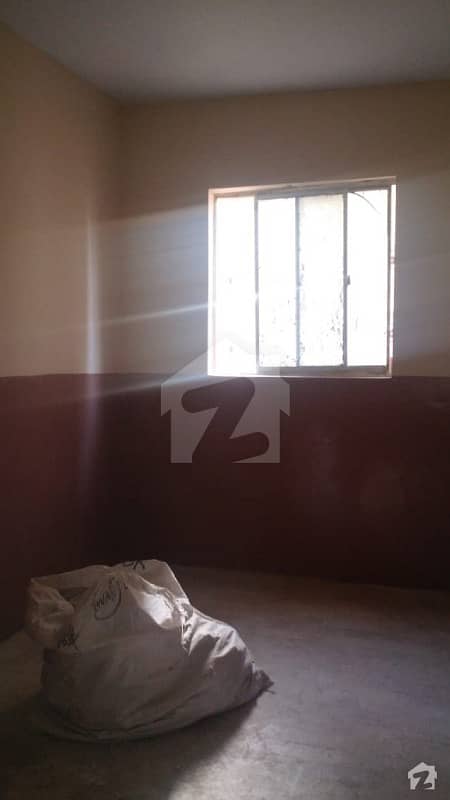 اللہ والا ٹاؤن ۔ سیکٹر 31-بی اللہ والا ٹاؤن کورنگی کراچی میں 2 کمروں کا 2 مرلہ فلیٹ 11. 5 لاکھ میں برائے فروخت۔