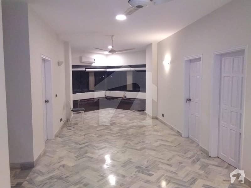 Sea Facing Pent House Shadman Residency 3 Bed With Attached Washroom For Rent Available