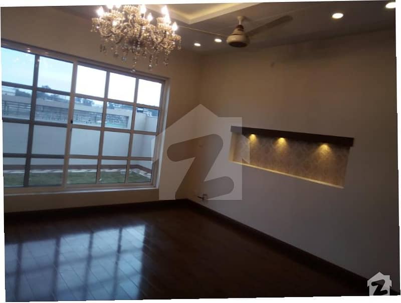 1 Kanal Beautiful Solid Constructed House For Sale