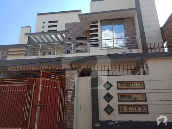 فرخ ٹاؤن ملتان میں 4 کمروں کا 8 مرلہ مکان 90 لاکھ میں برائے فروخت۔