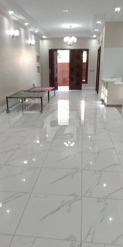 Banglow 300 Sq Yard Brand  New In Gulshaneiqbal Block 4