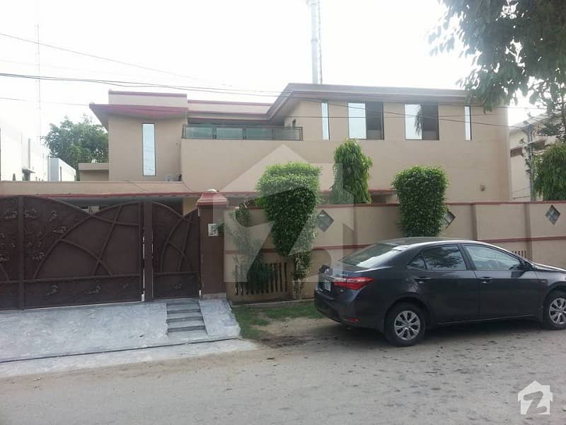 2. 5 Kanal House For Rent