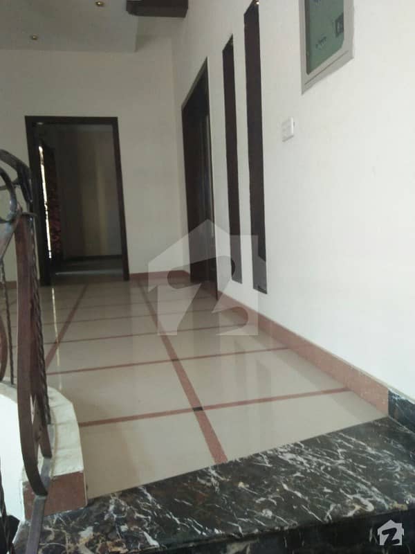 1 Kanal Almost New Beautiful Upper Portion In Pcsir 2 At Prime Location
