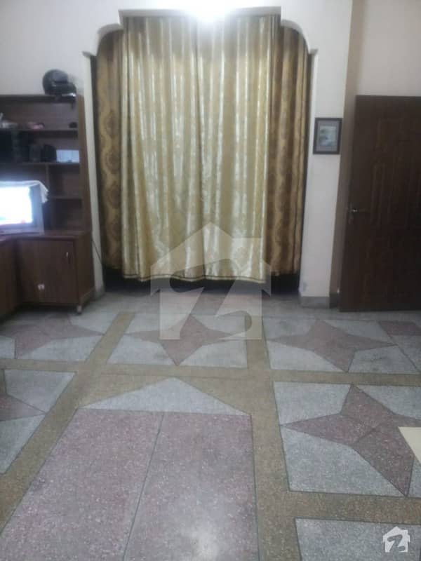 فیصل ٹاؤن لاہور میں 3 کمروں کا 7 مرلہ مکان 1. 6 کروڑ میں برائے فروخت۔
