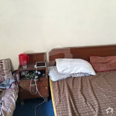 Decent Boys Hostel Room Is Available For Rent