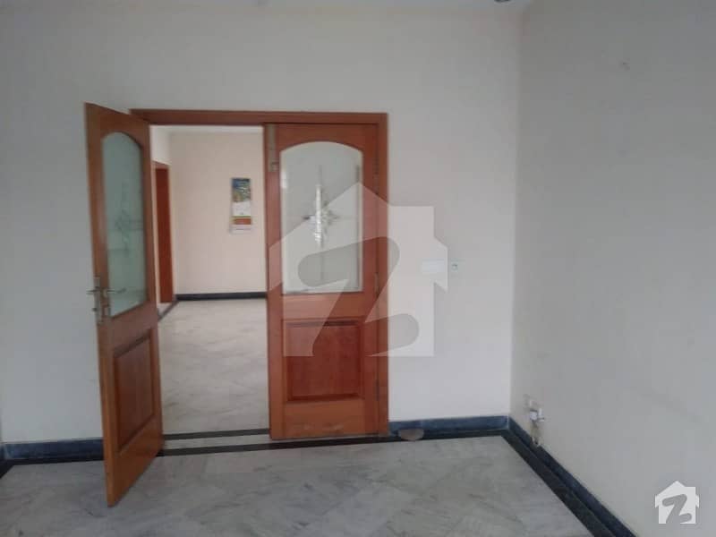 13 Marla Upper Portion ( Separate Gate) For Rent