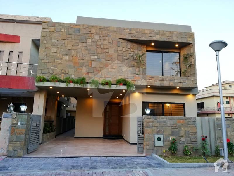 Awesome 10 Marla House In Bahria Town