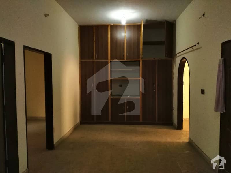 Portion for rent 2nd floor Defence view phase 1 near iqra university Karachi