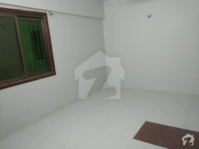 Old 2 Bedroom Flat For Sale