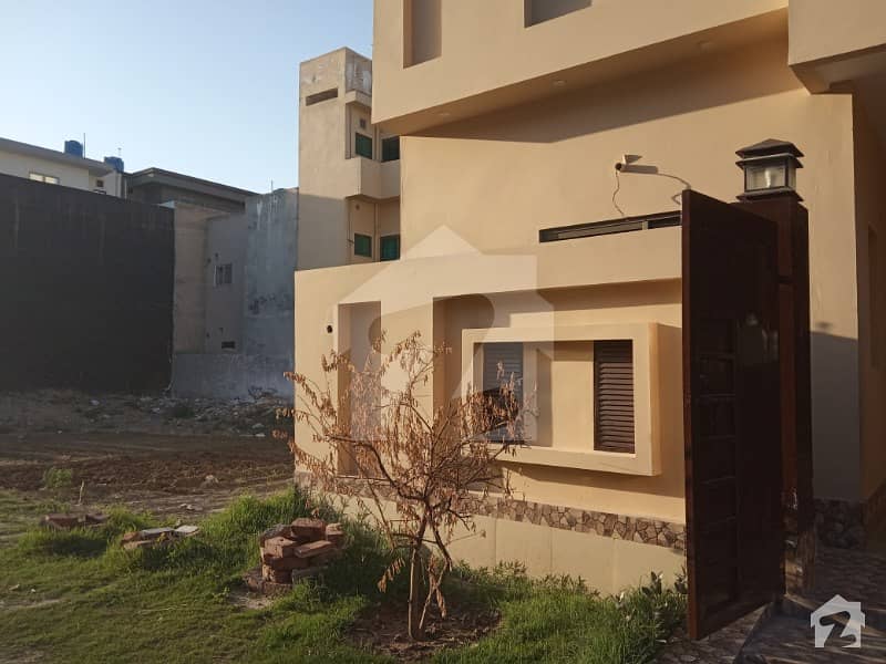 10 Marla Upper Portion For Rent In D Block Of Canal Garden Lahore Near Bahria Town