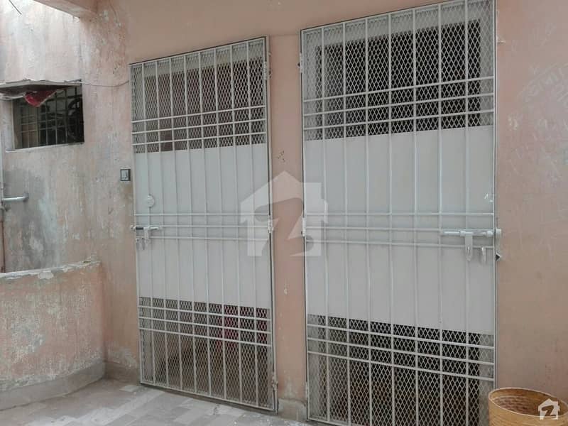 Faiza Avenue 4th Floor Flat With Roof Available For Sale