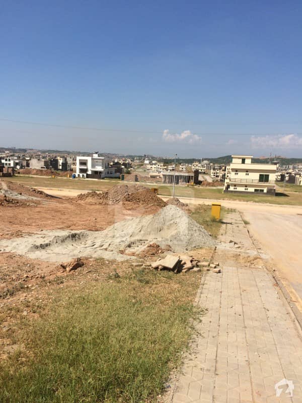 Boulevard  Corner Road  Plot Is Available For Sale