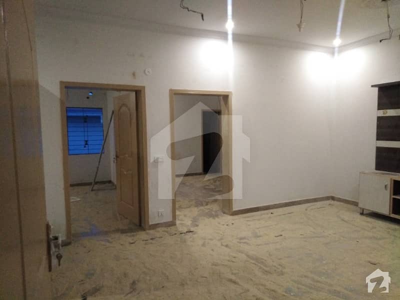 5MARLA BRAND NEW UPPER PORTION IS AVAILABLE FOR RENT IN JOHAR TOWN (BLOCK K) NEAR PUNJAB SCHOOL